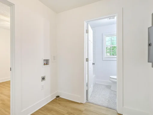 Clean Minimalist Bathroom in Classic White Clean Minimalist Bathroom in Classic White